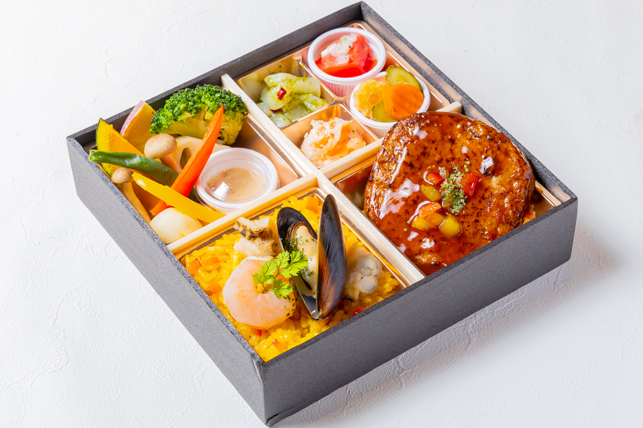 季節の副菜パエリアと焼肉洋膳