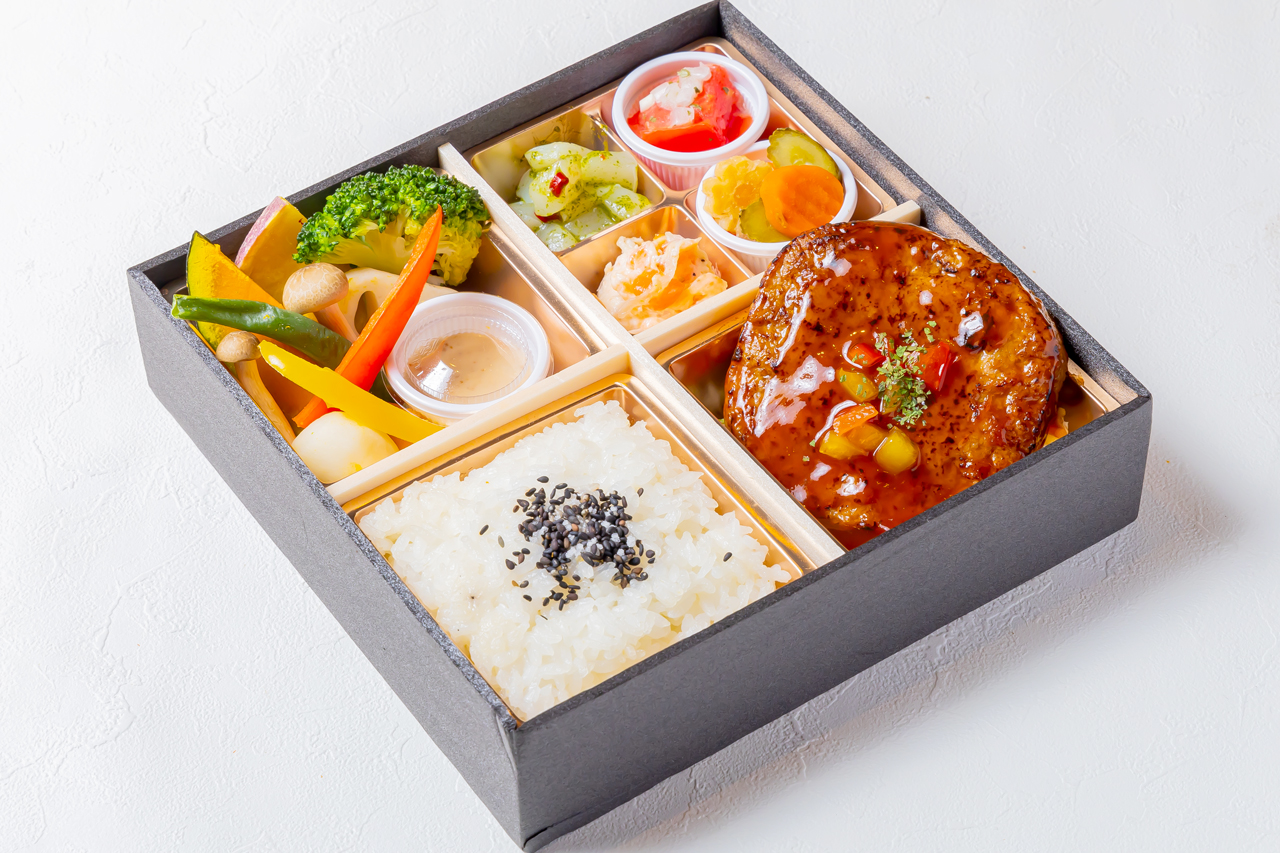 季節の副菜白ごはんとハンバーグ洋膳